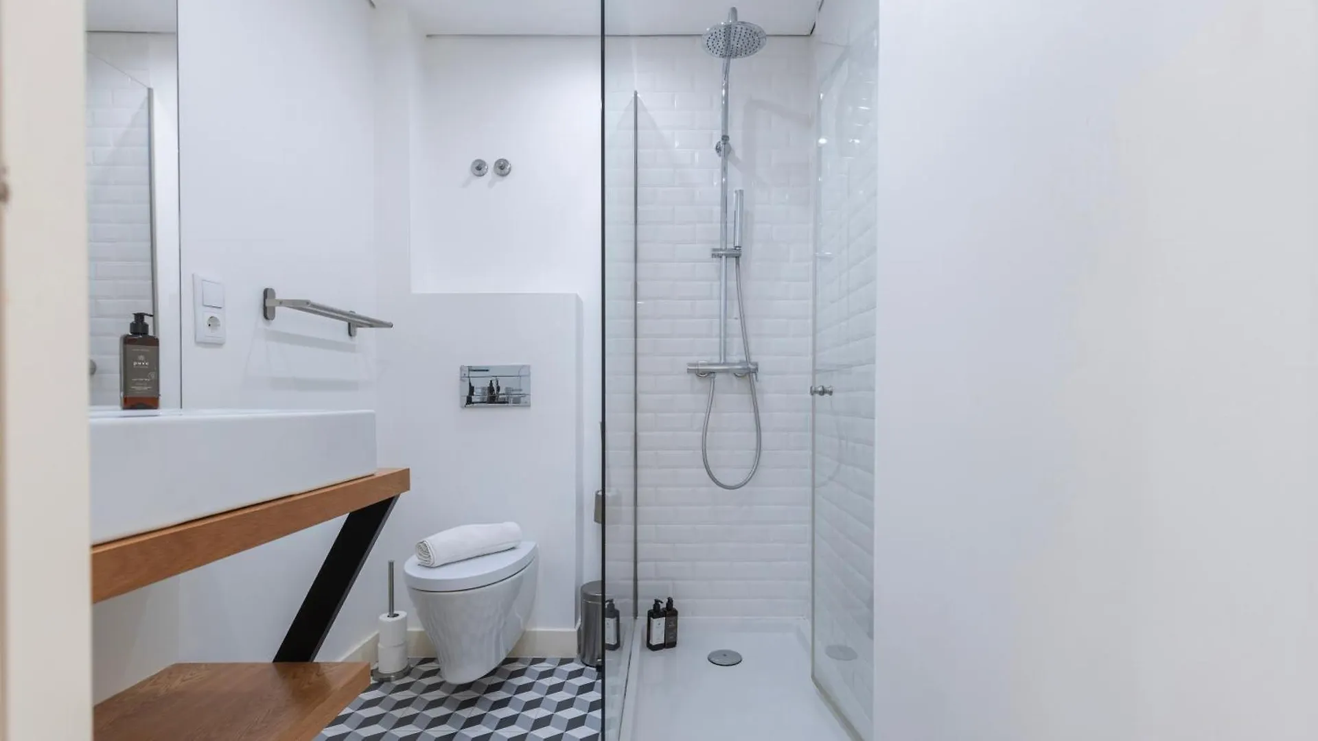Charming Apartment In Bairro Alto By Lovelystay Lisbon